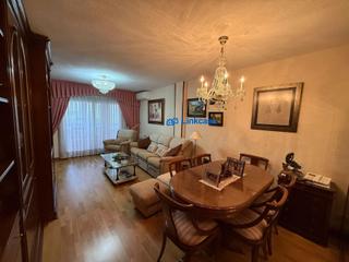 Piso  Calle carrero juan ramon. Piso de 4 dormitorios con terraza, ascensor y trastero