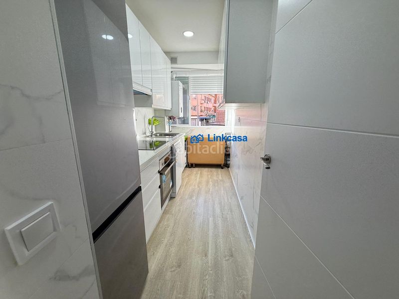 Piso de tres dormitorios con terraza en calle jabiru en Madrid - Imagen 45