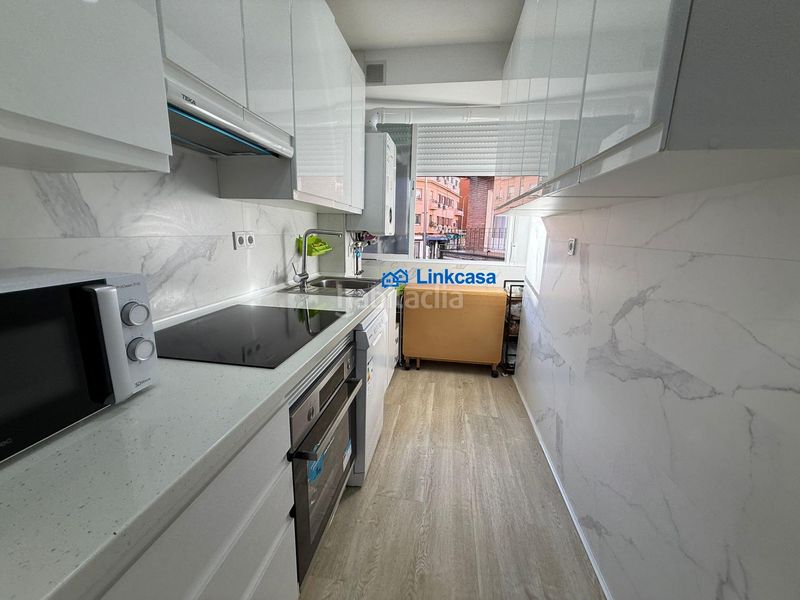 Piso de tres dormitorios con terraza en calle jabiru en Madrid - Imagen 7