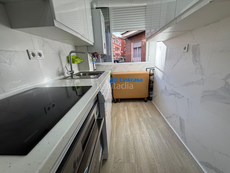 Piso de tres dormitorios con terraza en calle jabiru en Madrid - Imagen 43