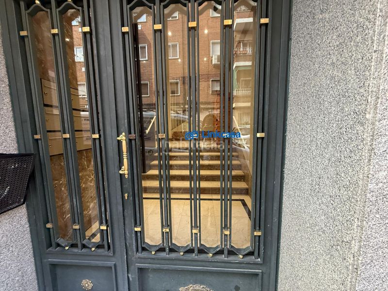 Piso de tres dormitorios con terraza en calle jabiru en Madrid - Imagen 84