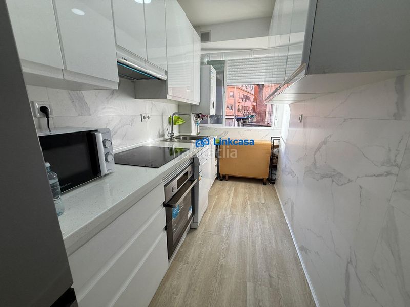 Piso de tres dormitorios con terraza en calle jabiru en Madrid - Imagen 47