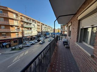 Pis  Calle via. Piso de tres dormitorios y terraza junto a plaza eliptica