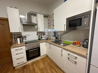 Pis  Emperatriz isabel. Piso de cuatro habitaciones en m�rques de vadillo