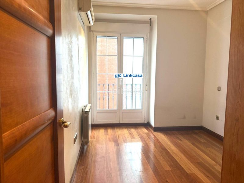 Piso de 1 dormitorio con ascensor en la zona de Palacio en Madrid - Imagen 9