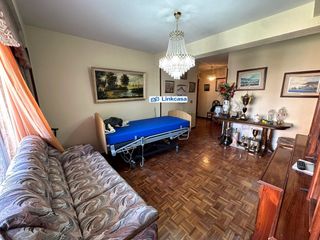 Flat  Calle camarena. Piso de 3 dormitorios y terraza con ascensor y parking en la zon