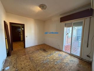 Pis  Calle congosto. Piso de tres dormitorios y terraza en casco hist�rico de valleca