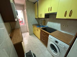 Pis  Parra. Piso  patio  desv�n  local comercial en oporto