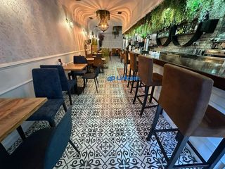 Business premise in Calle de Modesto Lafuente