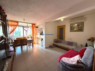 Pis  Calle monegros. Piso de 3 dormitorios y terraza con trastero en zarzaquemada