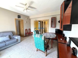 Etagenwohnung  Calle maestro ugedo. Piso de 3 dormitorios en la zona de escalona toledo