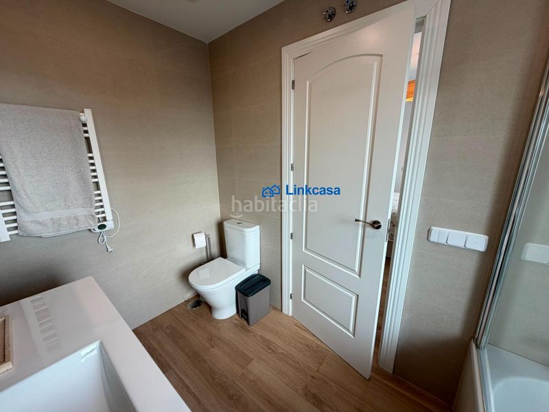 Foto d4eeb8f9-98f2-496f-9881-c16bb860296f. Chalet mit heizung parking pool in Navas del Rey