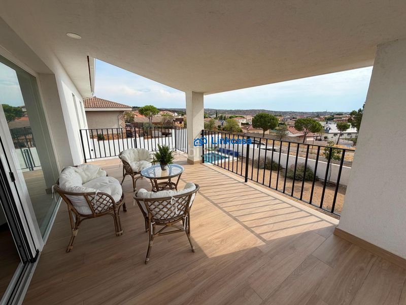 Foto f112ee98-6a89-4f24-8557-22ab1acc1d50. Chalet mit heizung parking pool in Navas del Rey