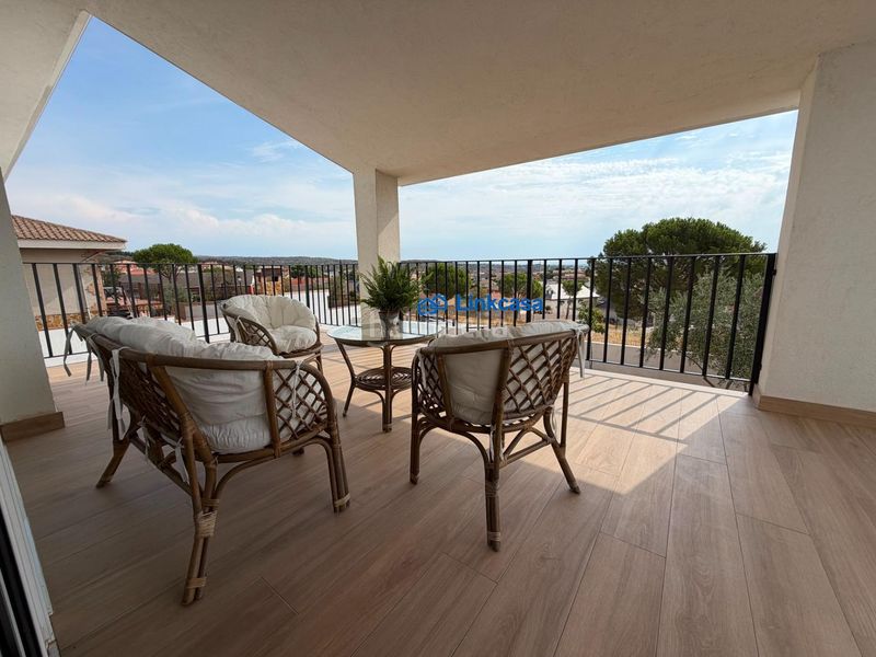 Foto fe269307-4d0a-41bc-b38f-3de038fd29bb. Chalet mit heizung parking pool in Navas del Rey