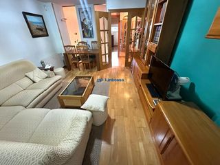 Pis  Calle manresa. Piso de 3 dormitorios y terraza con ascensor y trastero en la zo