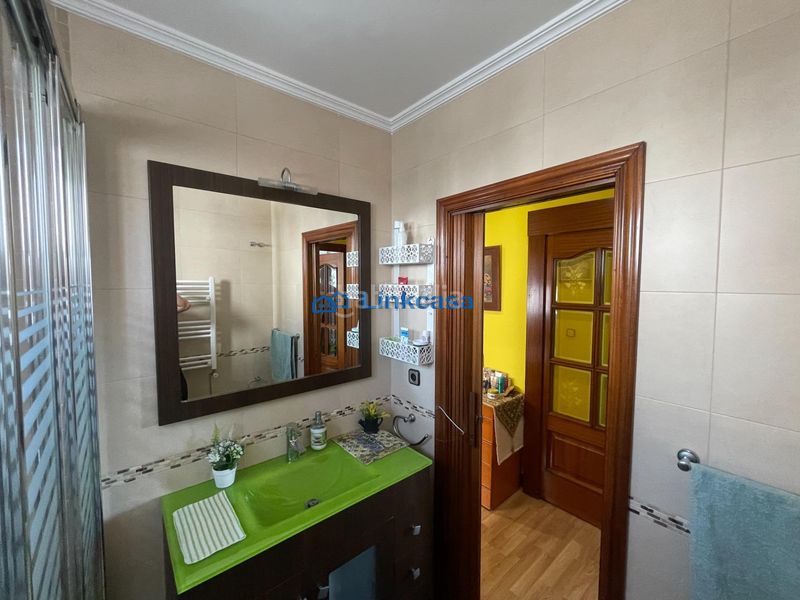 Foto 5e449a1c-f682-4e04-9797-252a212306cb. Etagenwohnung mit heizung in San Fermín Madrid