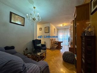 Flat in Calle SANTA MARIA REINA