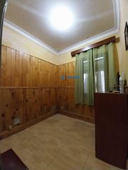 Appartement  Calle paulina odiaga. Bajo de 31 m2 para reformar en san isidro, metro urgel
