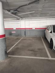 Rent Car parking in Carrer de guipúscoa 3. Tranquilo