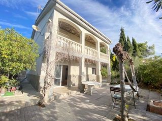 Xalet a Avinguda pont del lledoner 90. Espacio y luz
