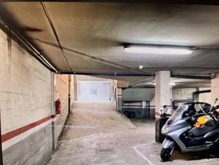 Parking voiture à Carrer de josep prats 54. Plaza pequeña