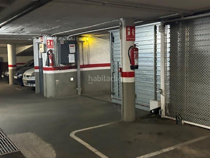 Foto dbe33b7c-460f-461d-afbb-1a2b1b4c710f. Posto auto in carrer de maragall 18 in Ajuntament-Maragall Ripollet