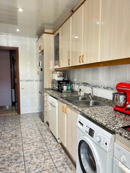 Foto f2d1bd28-2eec-414e-bff4-790e0e86b0dd. Pis amb calefacció aparcament a La Sagrera Barcelona