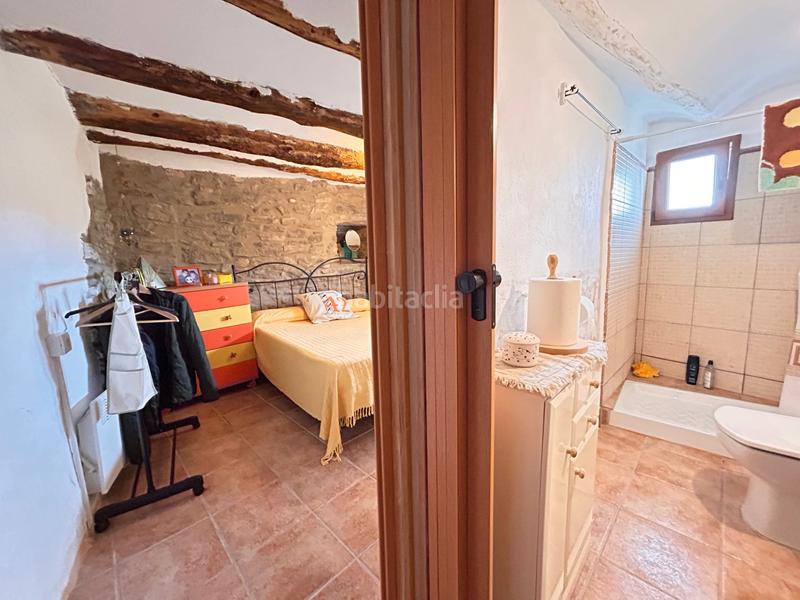 Foto a5b6a85a-1763-4fac-a530-0a12b84fcc2d. Maison jumelée dans Àger