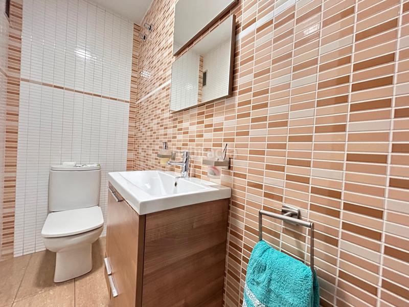 Foto 09acb633-e2a2-46b4-8012-a17ddb910603. Casa amb calefacció aparcament a Vinyets-Molí Vell Sant Boi de Llobregat