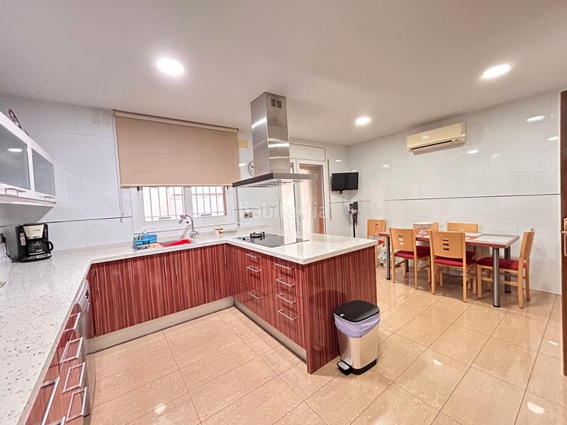 Foto 65beb87d-7df4-4183-b6cc-d9065b5ba353. Casa amb calefacció aparcament a Vinyets-Molí Vell Sant Boi de Llobregat