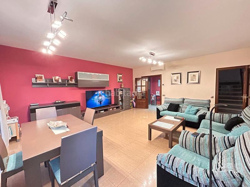 Foto a5fa899e-8fb0-4d0c-b497-679148c65094. Casa amb calefacció aparcament a Vinyets-Molí Vell Sant Boi de Llobregat