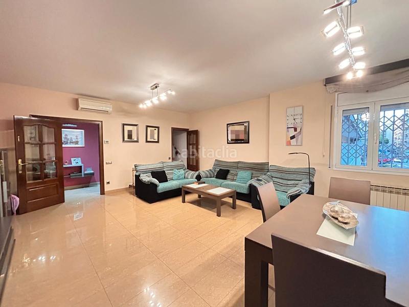 Foto adb6edba-b964-4a9c-8cf6-b9192ef3d230. Casa amb calefacció aparcament a Vinyets-Molí Vell Sant Boi de Llobregat