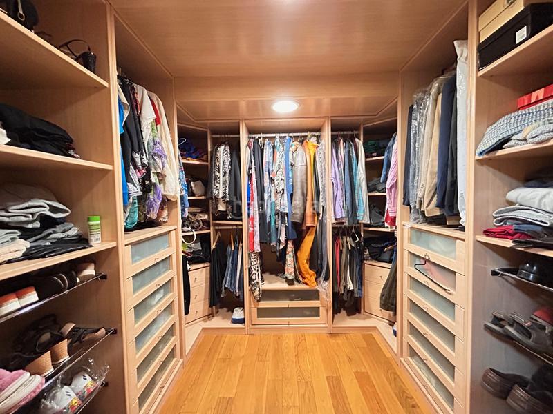 Foto c2cbc08c-3d19-47e6-81ad-86f8dc6913a0. Casa amb calefacció aparcament a Vinyets-Molí Vell Sant Boi de Llobregat