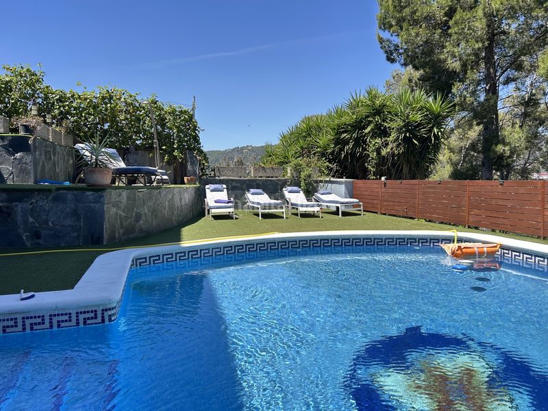 Foto b0aed542-45bc-41bf-aefe-d5aae4bdde03. Casa amb aparcament piscina a Cervelló