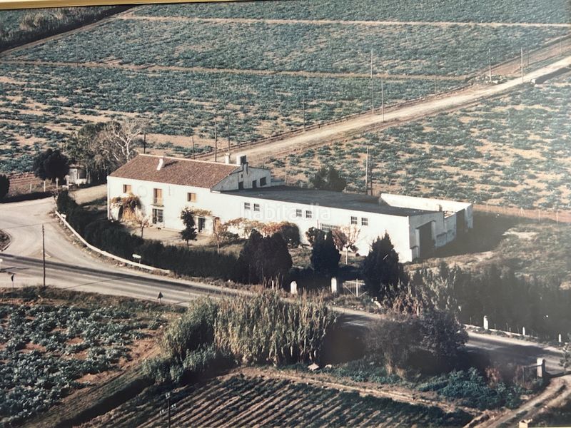 Foto 961ee635-7cac-4899-9b67-8db4cb22be2c. Casa amb xemeneia calefacció aparcament a Vilamarina Viladecans