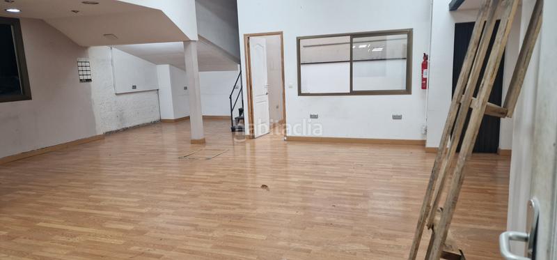 Foto 509ecd28-47fc-4335-b925-e360bd5c701b. Location local commercial dans Centre Ripollet