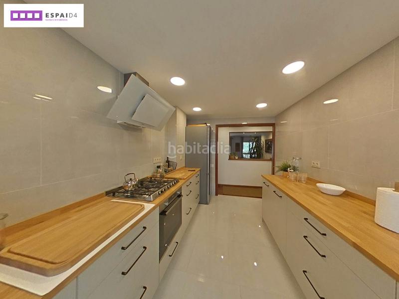 Foto 0941ac61-3be5-4253-b34e-4a4b73f1f213. Piso gran piso en zona pinetones en Casc Antic Ripollet