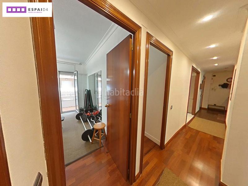 Foto 9e9ee857-60b4-47c3-a120-0bd2cc0838de. Piso gran piso en zona pinetones en Casc Antic Ripollet