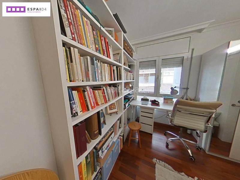 Foto a1b8af7f-9953-49c5-a6b8-fd88bb4c6100. Piso gran piso en zona pinetones en Casc Antic Ripollet