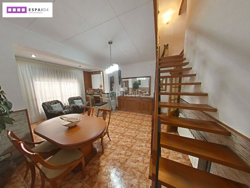 Foto 6f39a76c-481a-45b5-9be1-d4e20e005b28. Casa amb xemeneia calefacció a Casc Antic Ripollet