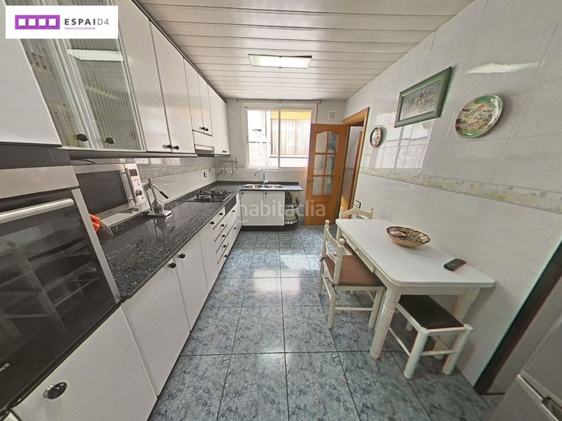 Foto 74c00b39-0752-4793-b30f-9bda784e9fcf. Casa amb xemeneia calefacció a Casc Antic Ripollet