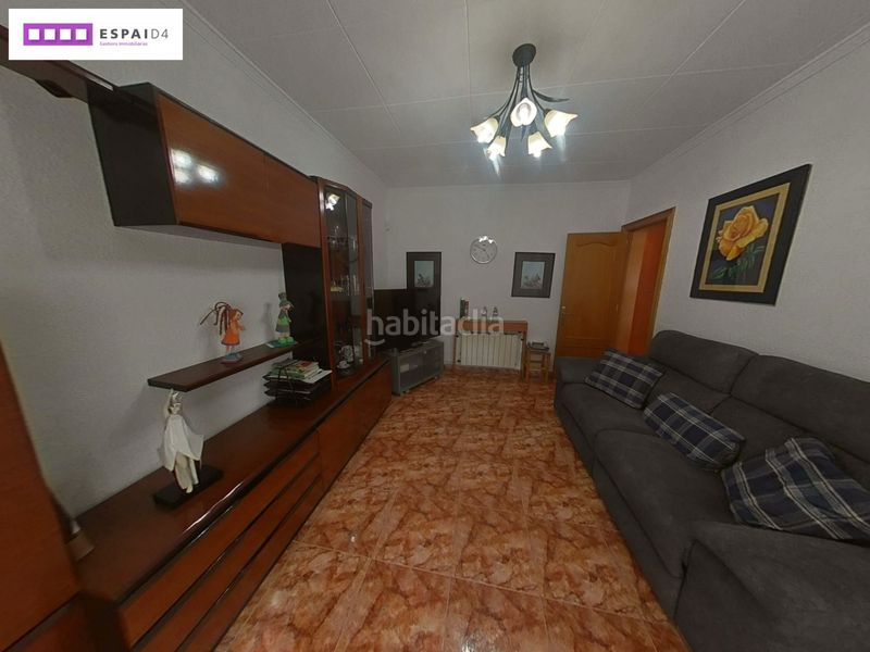 Foto 7a4dbe79-d855-4597-b041-0e55dd1c9c65. Casa amb xemeneia calefacció a Casc Antic Ripollet