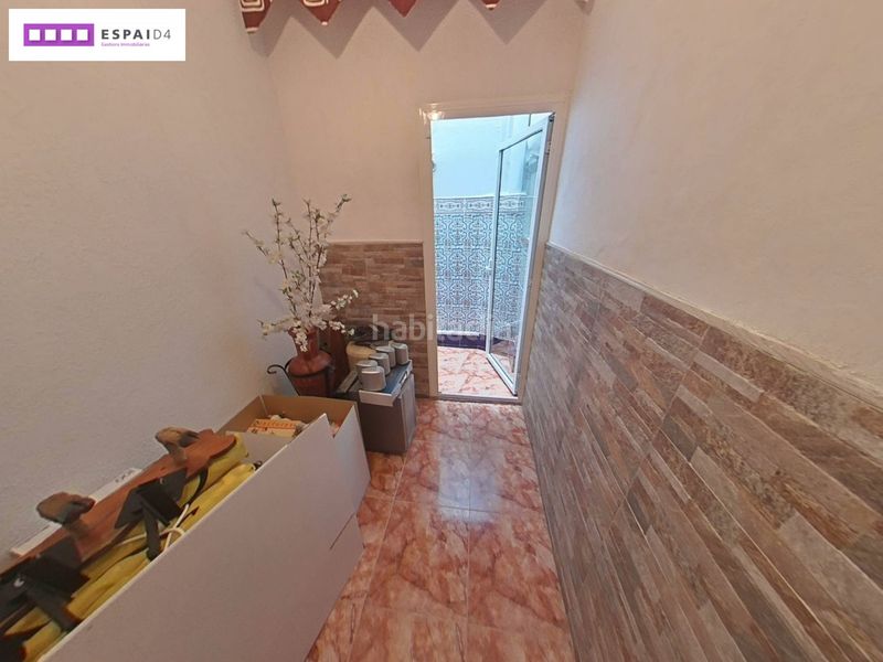 Foto 7e72efd9-0a74-4292-bbb2-dbefdf304880. Casa amb xemeneia calefacció a Casc Antic Ripollet