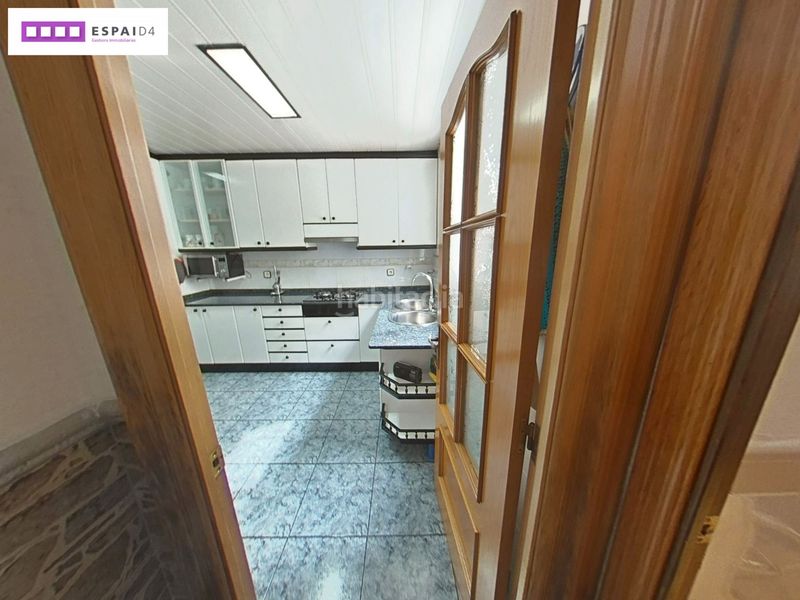 Foto 81569deb-4c21-4a62-b8b8-04a161362511. Casa amb xemeneia calefacció a Casc Antic Ripollet