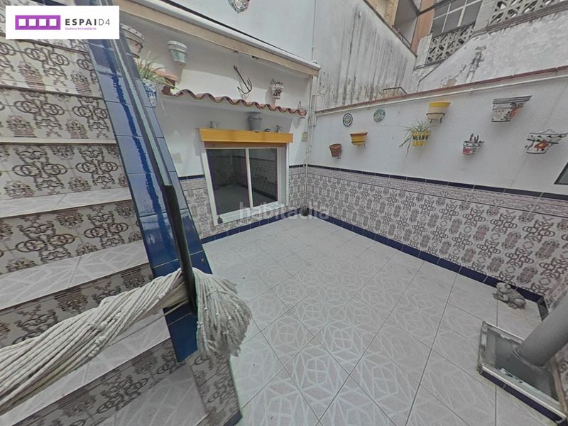 Foto bffbabd4-470f-4ff4-820d-f44b9ddd533b. Casa amb xemeneia calefacció a Casc Antic Ripollet
