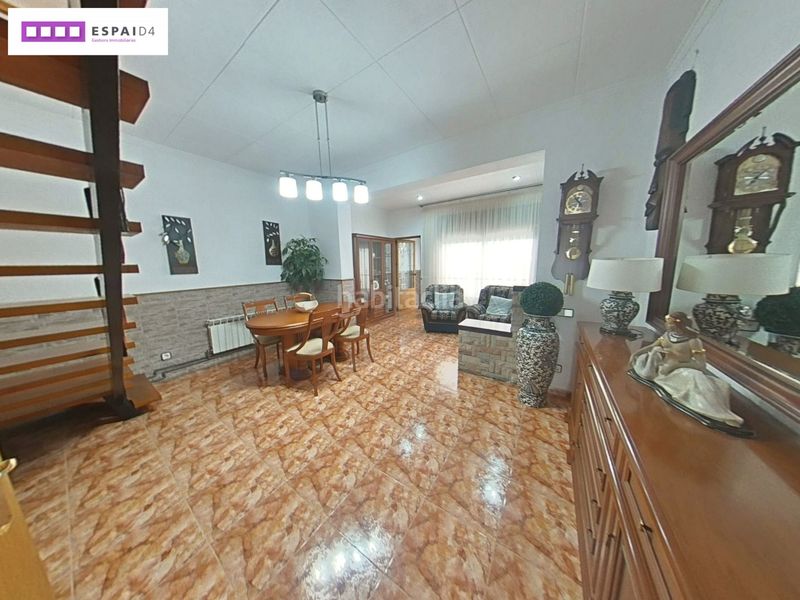Foto f520ecde-55ef-414b-97b5-98024c70bcc8. Casa amb xemeneia calefacció a Casc Antic Ripollet
