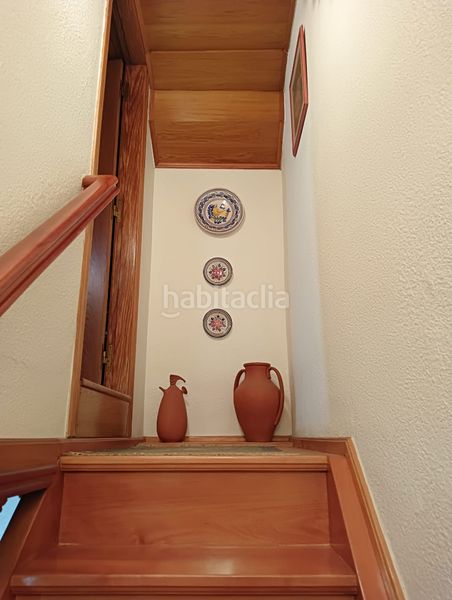 Foto 6a66b424-f52c-4bee-8d92-dc1897f35a85. Casa adossada amb xemeneia calefacció aparcament a Ripollet