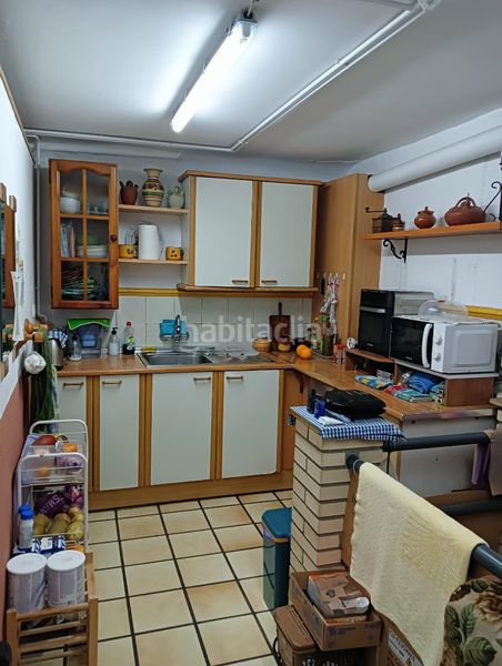 Foto 8e0b0de2-e804-4ce3-85a8-1971cc44159e. Casa adossada amb xemeneia calefacció aparcament a Ripollet