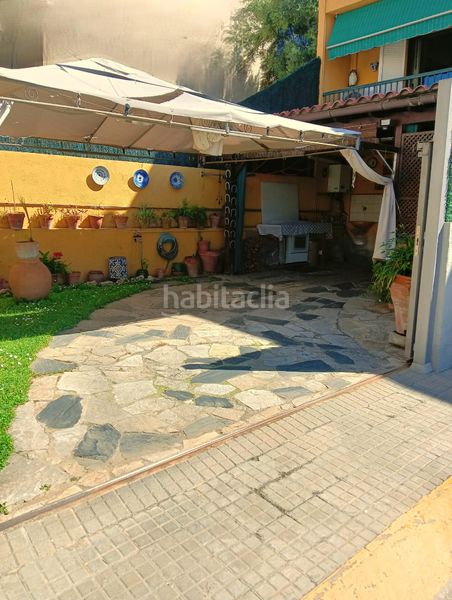 Foto cf9203cf-a880-42c1-9ebf-2e1802862499. Casa adossada amb xemeneia calefacció aparcament a Ripollet