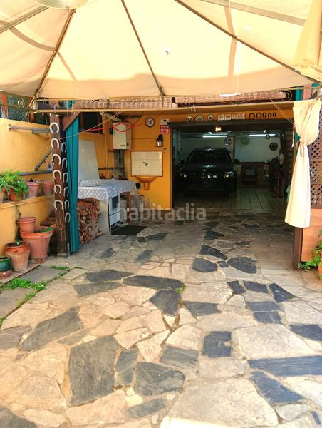 Foto d5dcbae6-5c11-4aab-a898-7411f95c0512. Casa adossada amb xemeneia calefacció aparcament a Ripollet